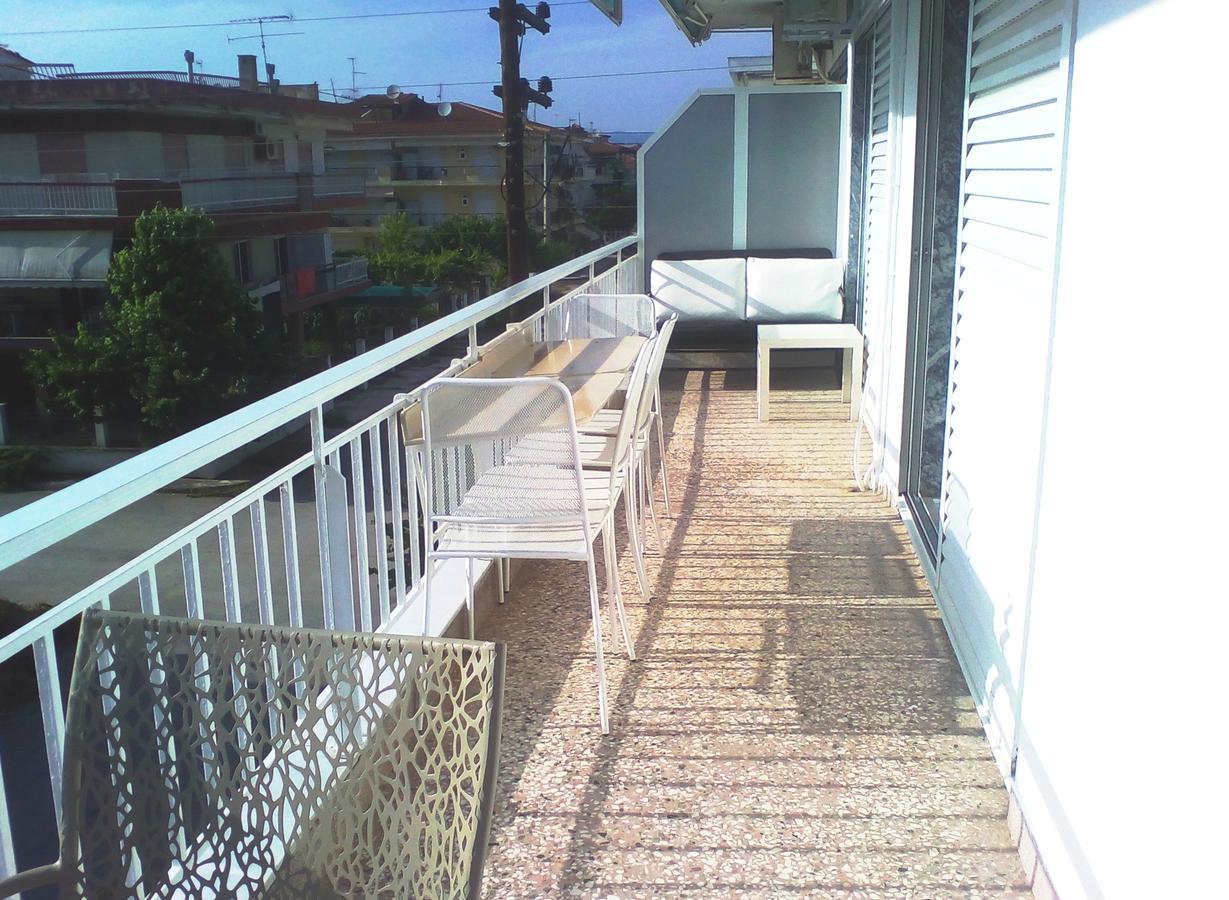 Themis 40 Steps From Beach Paralia Dionysiou Exterior photo