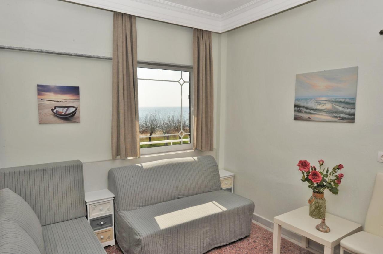 Themis 40 Steps From Beach Paralia Dionysiou Exterior photo